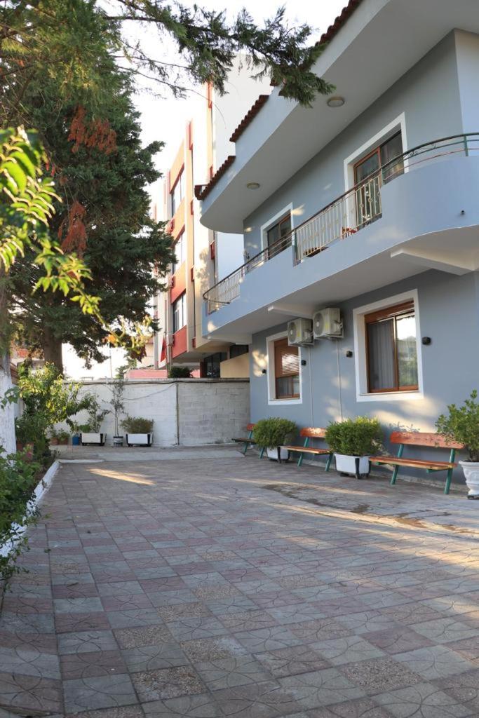 Albora Guest House Fier Exterior photo